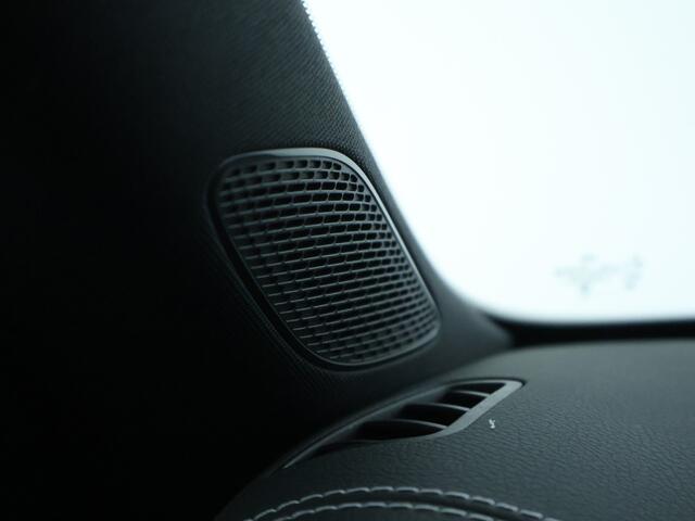 Mercedes-Benz CLA-KLASSE Shooting Brake 250 e Business Solution AMG | Trekhaak | AMG Line Plus pakket | Nightpakket | Parkeerpakket met 360°-camera | EASY PACK achterklep | Head-up display | Dodehoekassistent | Verwarmde stoelen vooraan |