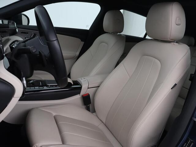 Mercedes-Benz CLA-KLASSE 180 Business Solution Luxury | Panoramadak | Leder | Trekhaak | Stoelverwarming | Keyless | Camera | Memory | Matrix LED | Park Assist | Widescreen | Climate control