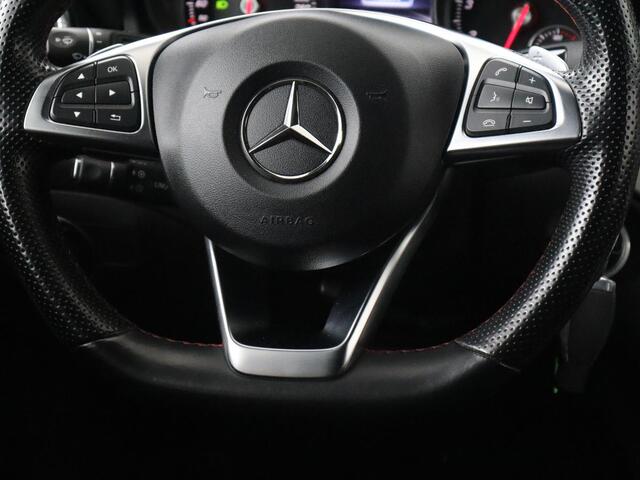 Mercedes-Benz CLA-KLASSE 250 AMG Night | 210pk | Panoramadak | Stoelverwarming | Ride Control | Full LED | Park Assist | Leder/Alcantara | Navigatie | Climate control | Bluetooth | Cruise control