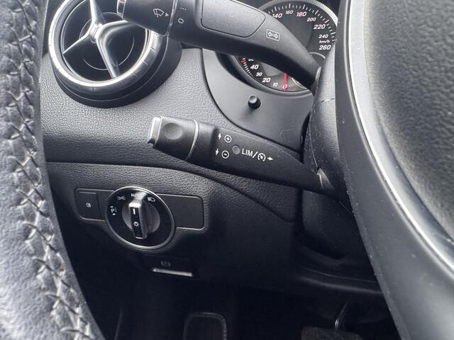 Mercedes-Benz CLA-KLASSE 180 Business Solution AMG | Automaat | Stoelverwarming | Navigatie |