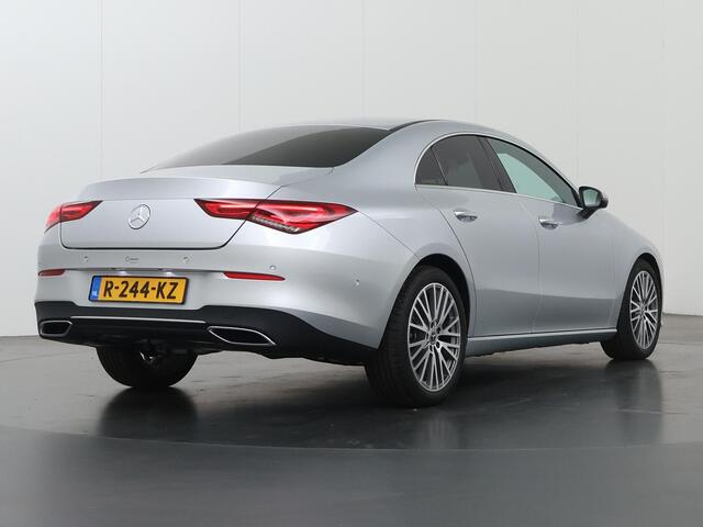 Mercedes-Benz CLA-KLASSE 180 Luxury Line | Distronic | Apple Carplay | Stoelverwarming | Widescreen |