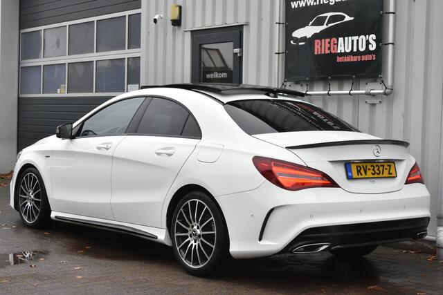Mercedes-Benz CLA-KLASSE 180 - 2018 | Panoramadak | LED | Parkeersensoren | Keyless Start