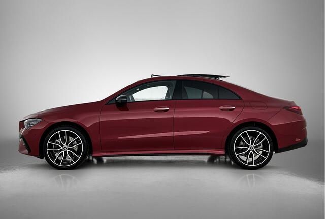 Mercedes-Benz CLA-KLASSE 250 e Business Solution AMG | AMG Line Plus pakket | Trekhaak | Panoramaschuifdak | Memorypakket Voorstoelen | Antidiefstalpakket GUARD 360° Plus | Nightpakket | 360° camera | Head-up display |