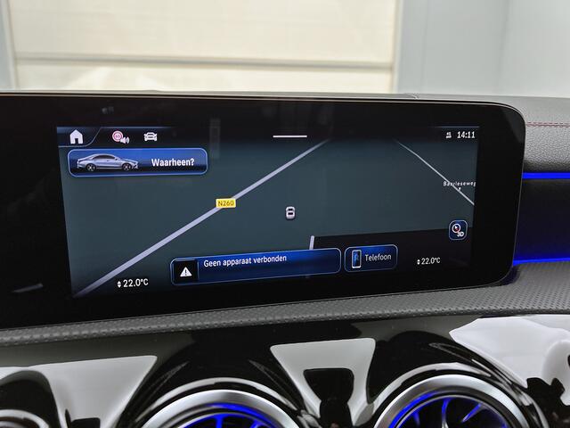 Mercedes-Benz CLA-KLASSE 250 e Business Solution AMG | Nightpakket | Dodehoekassistent | Smartphone integratie | Multibeam LED | Panoramaschuifdak | Stoelverwarming voor | KEYLESS GO |