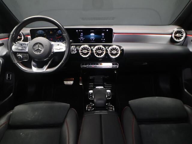 Mercedes-Benz CLA-KLASSE 200 Premium Plus [SCHUIFKANTELDAK, BURMESTER SOUND, APPLE CARPLAY, ANDROID, SFEERVERLICHTING, CAMERA, STOELVERWARMING, LEDVERLICHTING, CRUISE, CLIMATE, NIEUWSTAAT]
