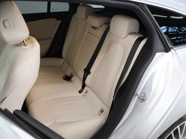 Mercedes-Benz CLA-KLASSE Shooting Brake 180 Luxury Line | Stoelverwarming | Premium Pack | Distronic | Multibeam | Achteruitrijcamera |