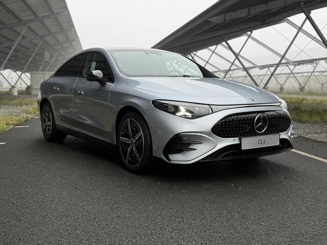 Mercedes-Benz CLA-KLASSE 250+ Launch Edition 85 kWh | Night | Panoramadak | Stoelverwarming | DISTRONIC | Achteruitrijcamera | Dodehoekassistent | Trekhaak |