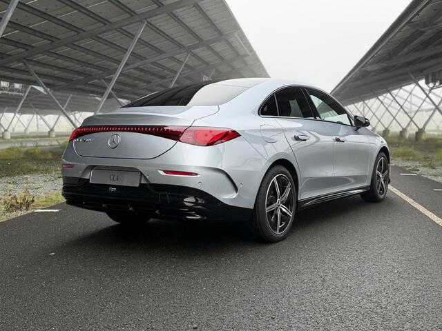 Mercedes-Benz CLA-KLASSE 250+ Launch Edition 85 kWh | Night | Panoramadak | Stoelverwarming | DISTRONIC | Achteruitrijcamera | Dodehoekassistent | Trekhaak |