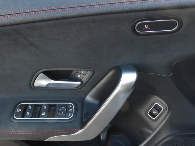 Mercedes-Benz CLA-KLASSE 250 E AMG Automaat,Led,Camera,Stoelverw,DealerOH