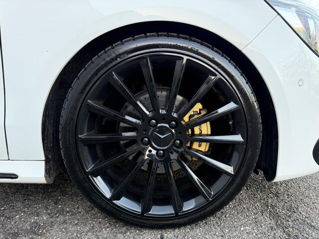 Mercedes-Benz CLA-KLASSE 180 NAP AMG Carplay 19" Camera Trekhaak