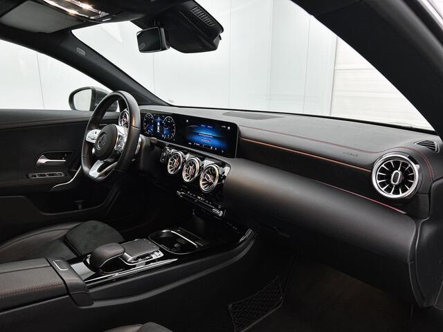 Mercedes-Benz CLA-KLASSE 180 AMG-line | 19 inch multispaaks lmv | Sfeerverlichting | Spiegelpakket Inclusief 24 maanden Mercedes-Benz Certified garantie voor Europa.