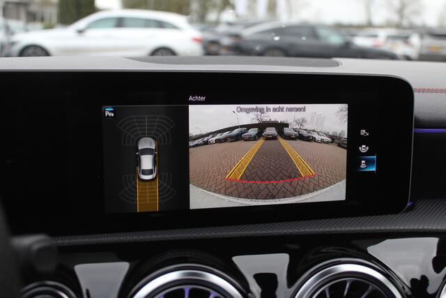 Mercedes-Benz CLA-KLASSE Shooting Brake 200 Business Solution AMG / Trekhaak / Panoramadak / Camera / Memory seats / Keyless / 18'' / Sfeerverlichting / Matrix LED / Navigatie / Stoelverwarming / Cruise Control