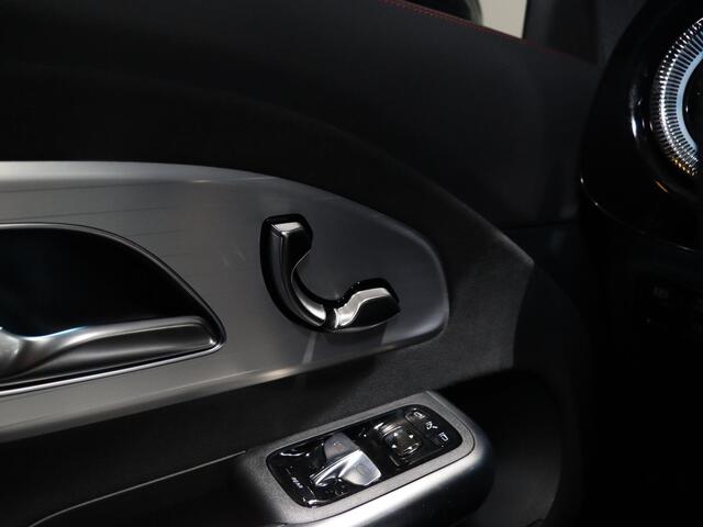 Mercedes-Benz CLA-KLASSE 250+ Launch Edition 85 kWh | Night | Panoramadak | DISTRONIC | Achteruitrijcamera | Dodehoekassistent |