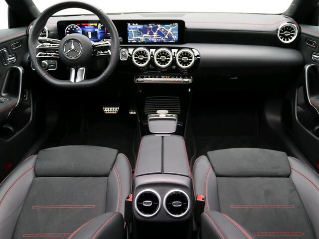 Mercedes-Benz CLA-KLASSE Shooting Brake 250 e Star Edition LIMITED AMG Line | Night Pakket |Panorama Schuif-Kanteldak | Memory Stoelen | Head-up display | Parkeerpakket met 360°-camera. Inclusief 24 maanden Mercedes-Benz Certified garantie voor Europa.