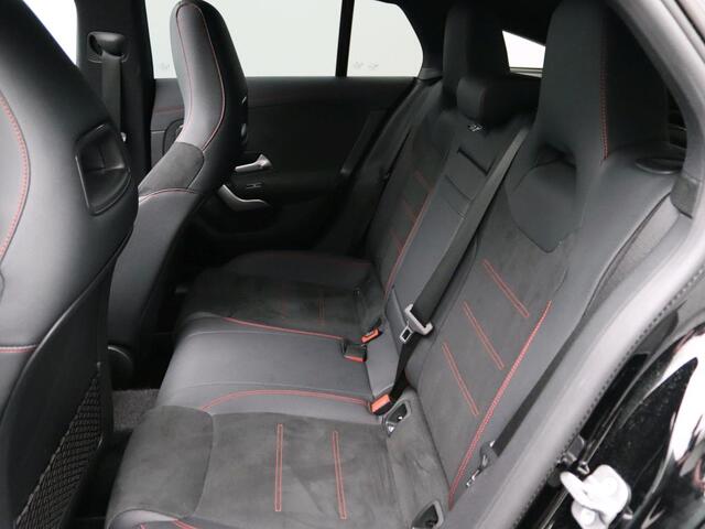 Mercedes-Benz CLA-KLASSE Shooting Brake 250 e Star Edition LIMITED AMG Line | Night Pakket |Panorama Schuif-Kanteldak | Memory Stoelen | Head-up display | Parkeerpakket met 360°-camera. Inclusief 24 maanden Mercedes-Benz Certified garantie voor Europa.