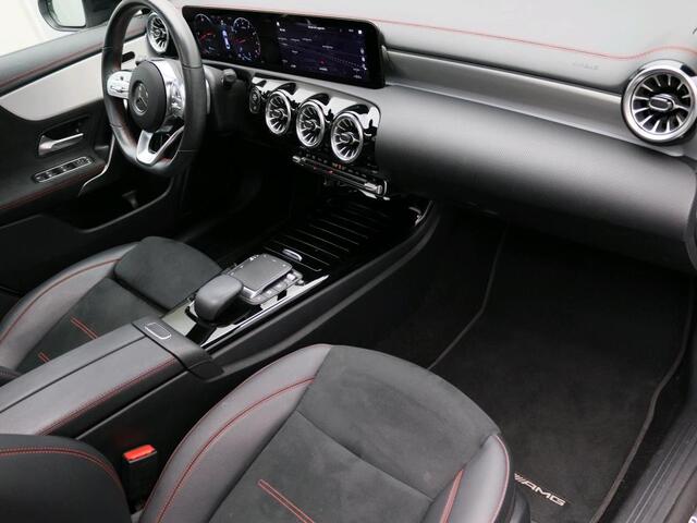 Mercedes-Benz CLA-KLASSE 180 AMG Line AMG Line | Night Pakket | Panorama Schuif-Kanteldak | Sfeerverlichting | 19 Inch AMG velgen | Distronic | Parkeerpakket met 360°-camera. Inclusief 24 maanden Mercedes-Benz Certified garantie voor Europa.
