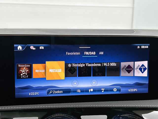 Mercedes-Benz CLA-KLASSE 180 Business Solution AMG | AMG Line Plus pakket | Augmented Reality navigatie | 360° camera | Panoramaschuifdak | Smartphone-integratie | Head-up Display | Multibeam LED | 19 inch AMG velgen |