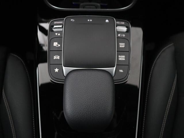 Mercedes-Benz CLA-KLASSE 250e AMG Line | Stoelverwarming | Carplay | Trekhaak | Leder/Alcantara | Navigatie | Full LED | Park Assist | Sfeerverlichting | Climate control | Cruise control | PHEV | Plug In