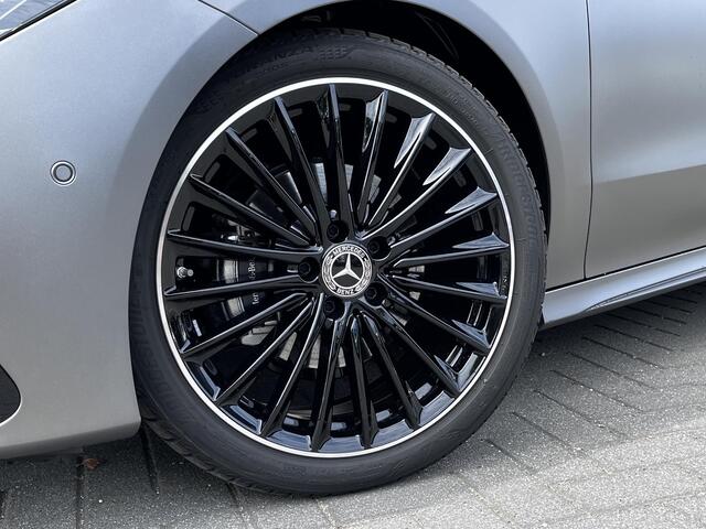Mercedes-Benz CLA-KLASSE 180 Star Edition AMG | Matgrijs | Panoramadak | Night Pakket | Burmester Surround Sound | Dodehoekassistent | Apple CarPlay | Android Auto | Sfeerverlichting | Stoelverwarming | Achteruitrijcamera | Elektrisch Inklapbare Buitenspiegels