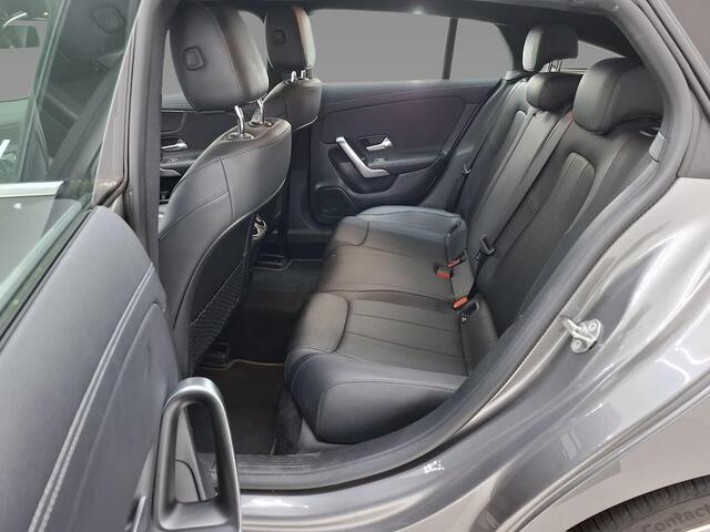 Mercedes-Benz CLA-KLASSE Shooting Brake 250 e Luxury Line 1e-Eig. & Dealer-Onderh. BOVAG-Garantie. NL-Auto.