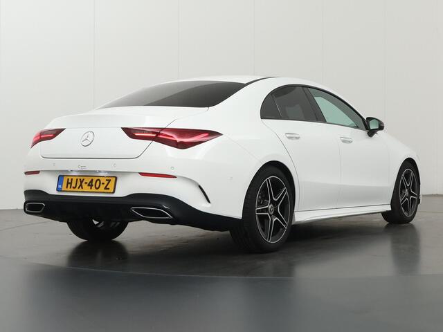 Mercedes-Benz CLA-KLASSE 180 AMG Line | Panoramadak | Sfeerverlichting | Nightpakket | Stoelverwarming | Multimedia Systeem Groot |