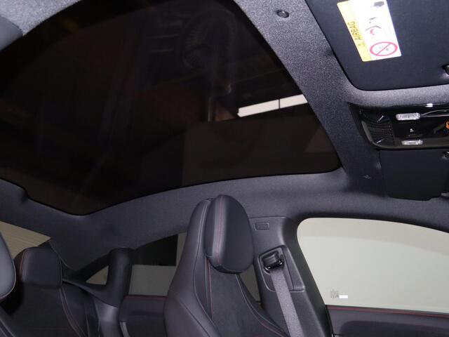 Mercedes-Benz CLA-KLASSE 250+ Launch Edition 85 kWh | Night | Panoramadak | Stoelverwarming | DISTRONIC | Achteruitrijcamera | Dodehoekassistent |