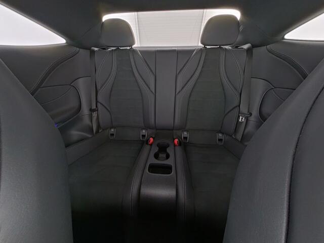 Mercedes-Benz CLE Coupé 200 AMG Line AMG Line | Night Pakket | Panorama Schuif-Kanteldak | 20 Inch AMG Velgen | Stuur en SToelverwarming. Inclusief 24 maanden MB Certified garantie voor Europa.