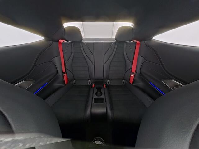 Mercedes-Benz CLE Coupé 300 e AMG Plug-In Hybride Edition AMG-Line | Night Pakket | Trekhaak | Burmester® | Digitaal Licht | Distronic | Stuur en Stoelverwarming. Inclusief 24 maanden Mercedes-Benz Certified garantie voor Europa.