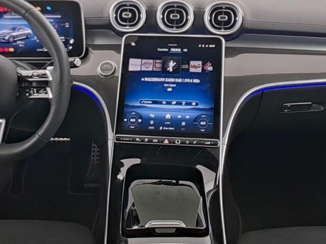 Mercedes-Benz CLE Coupé 300 e AMG Plug-In Hybride AMG Line | Night Pakket | Digital Licht | Rijassistentiepakket plus | Distronic | Panorama Schuif-Kanteldak | Stoel en stuurverwarming. Inclusief 24 maanden MB Certified garantie voor Europa.