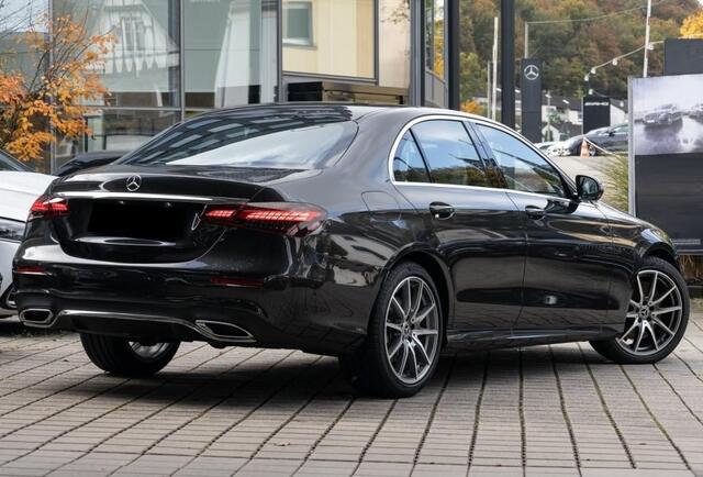Mercedes-Benz E-KLASSE 400 d 4MATIC AMG Line 330 PK Distronic Widescreen Cockpit Schuifdak 19 Inch Navi LED