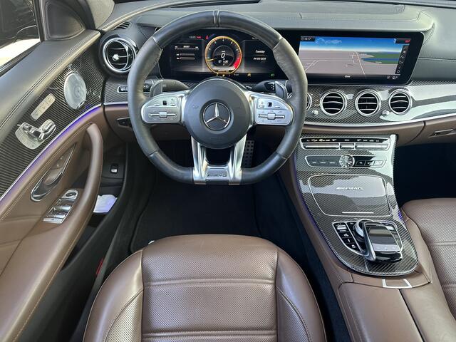 Mercedes-Benz E-KLASSE AMG 63 S 4MATIC Premium Plus V8 l Panorama dak l Luchtvering l Head-up l Massage l Distronic l 360 camera l Burmester l Bruin lederen stoelen l Carbon interieur l IWC klok l Track pack l Stoelverwarming/ventilatie l Memory stoelen l
