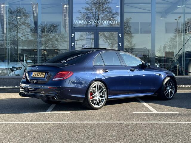 Mercedes-Benz E-KLASSE AMG 63 S 4MATIC Premium Plus V8 l Panorama dak l Luchtvering l Head-up l Massage l Distronic l 360 camera l Burmester l Bruin lederen stoelen l Carbon interieur l IWC klok l Track pack l Stoelverwarming/ventilatie l Memory stoelen l