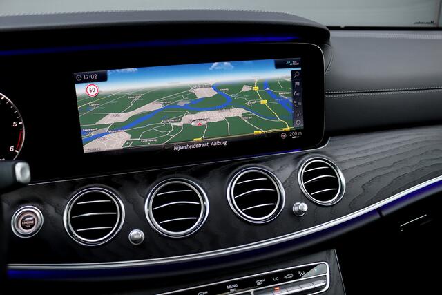 Mercedes-Benz E-KLASSE 400d 4MATIC Premium+ AMG Line Aut9 | Schuifdak | Distronic+ | Burmester High End | Memory | Nappa Leder | Multibeam LED | Parfumering | Keyless Go |