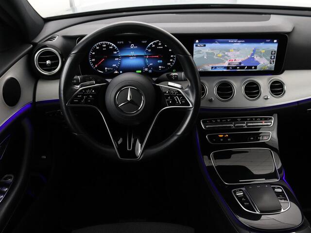 Mercedes-Benz E-KLASSE 300de Avantgarde | Schuifdak | Stoelverwarming | Carplay | Sfeerverlichting | Trekhaak | 360 camera | Navigatie | Full LED