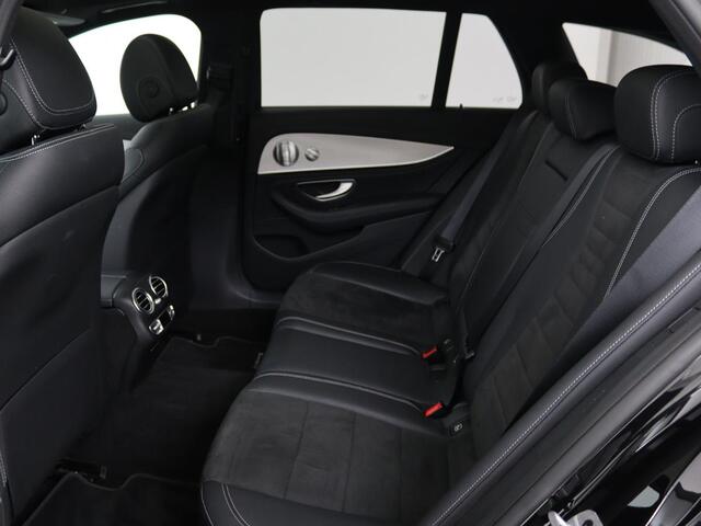 Mercedes-Benz E-KLASSE 300de 4Matic AMG Night | Panoramadak | Trekhaak | Stoelverwarming | 360 camera | Adaptive cruise | Leder/Alcantara | Burmeseter | Matrix LED | Navigatie