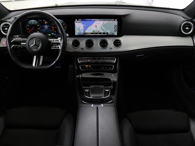 Mercedes-Benz E-KLASSE 300de 4Matic AMG Night | Panoramadak | Trekhaak | Stoelverwarming | 360 camera | Adaptive cruise | Leder/Alcantara | Burmeseter | Matrix LED | Navigatie
