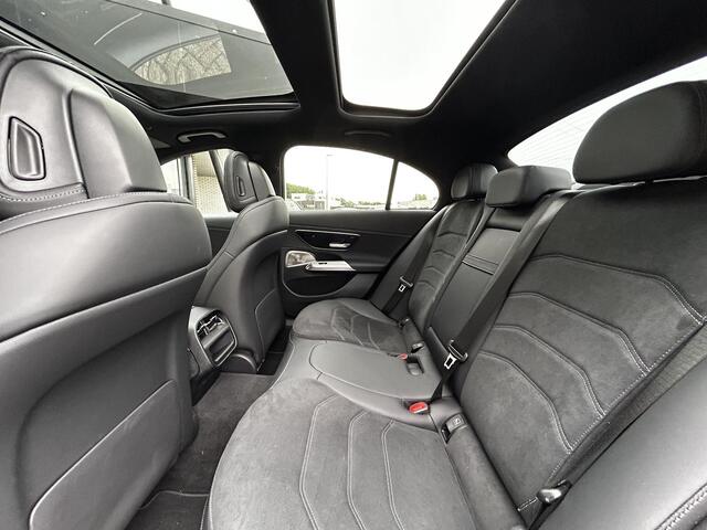 Mercedes-Benz E-KLASSE 300 e AMG | Panoramadak | MBUX Superscreen