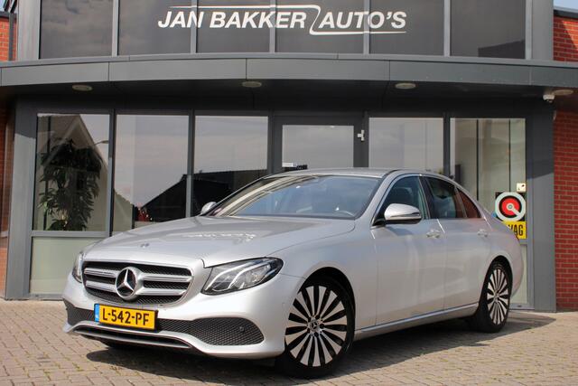 Mercedes-Benz E-KLASSE 300 Avantgarde limousine Elec.trekhaak WideScreen Camera