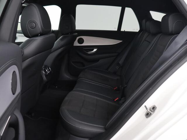 Mercedes-Benz E-KLASSE 300e AMG | Trekhaak | Stoelverwarming | Camera | Carplay | Leder/Alcantara | Navigatie | Widescreen | Full LED | Sfeerverlichting | PHEV | Plug In