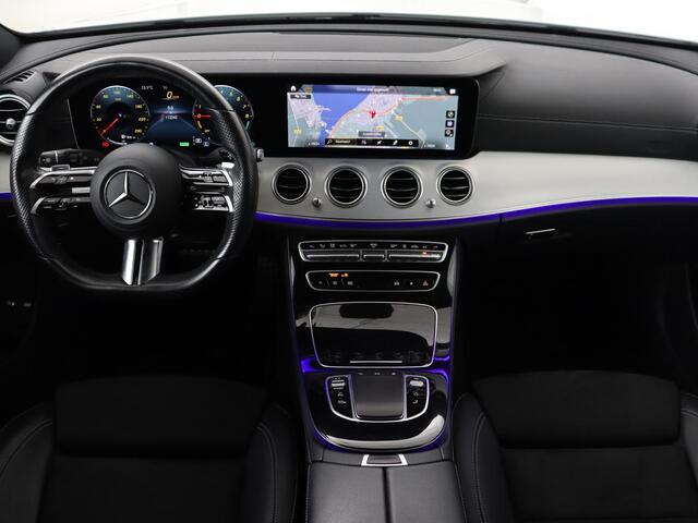 Mercedes-Benz E-KLASSE 300e AMG | Trekhaak | Stoelverwarming | Camera | Carplay | Leder/Alcantara | Navigatie | Widescreen | Full LED | Sfeerverlichting | PHEV | Plug In