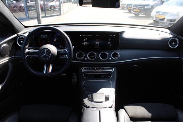Mercedes-Benz E-KLASSE 300e AMG Line DISTRONIC PLUS WIDESCREEN CARPLAY TREKHAAK