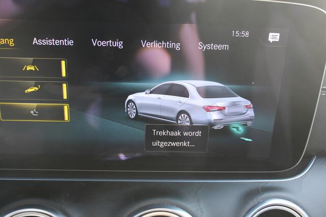 Mercedes-Benz E-KLASSE 300e AMG Line DISTRONIC PLUS WIDESCREEN CARPLAY TREKHAAK