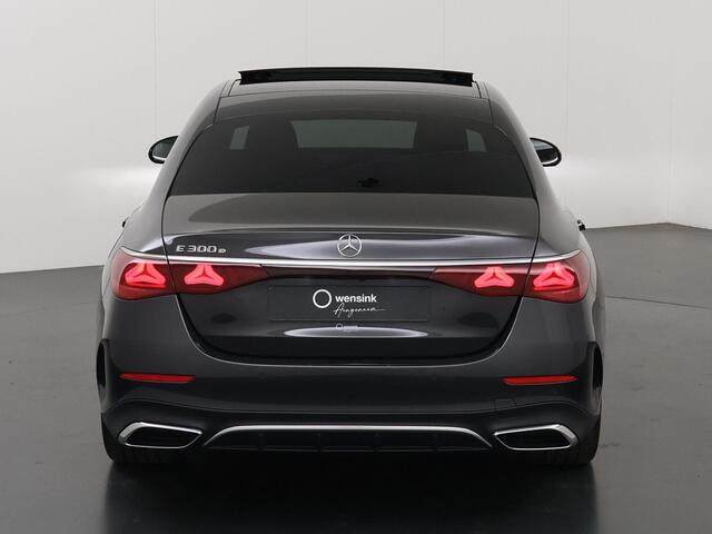 Mercedes-Benz E-KLASSE 300 e AMG Line | Panoramadak | Trekhaak | Winter pakket | Burmester |