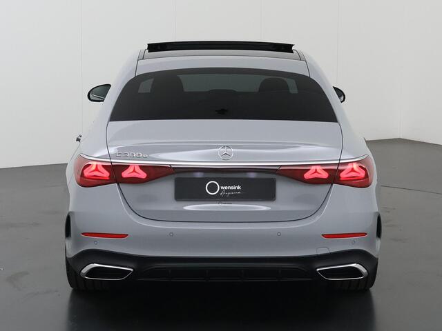 Mercedes-Benz E-KLASSE 300 e Sport Edition | Premium Plus pakket | Panoramaschuifdak | Superscreen | Nightpakket | Rijassistentiepakket Plus | Stoelventilatie | Head-up display | Burmester