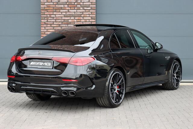 Mercedes-Benz E-KLASSE AMG 53 4MATIC+ Premium+ | MBUX Hyperscreen | Achterasbesturing | Distronic | AMG Drivers Package | Burmester | Digital Light | Stoelverwarming V+A | Performance-Stoel |