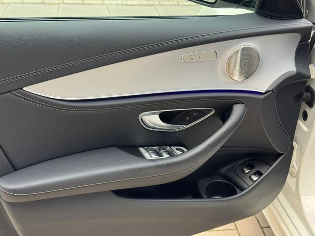 Mercedes-Benz E-KLASSE 300 e 4MATIC AMG Line | E300 Hybride | Pano | Matrix LED | Burmester | Night | Keyless | Adapt. Cruise | Trekhaak | 20 Inch | 360 | Carplay | DAB | Trekhaak | Sfeer | Dodehoek | Lane Assist | BTW | Dealer Onderhouden | Garantie