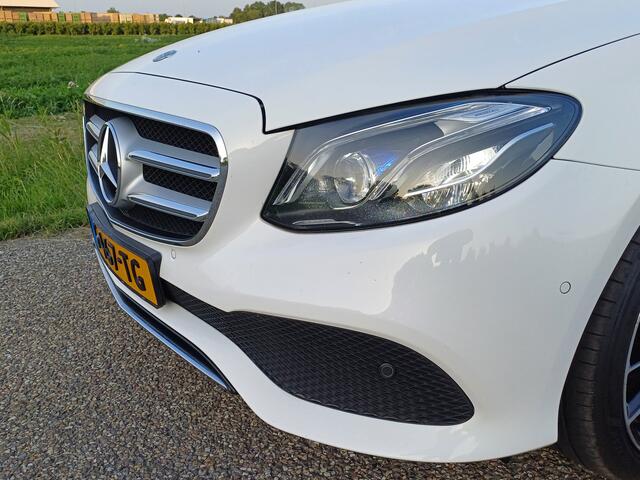 Mercedes-Benz E-KLASSE 200 Premium Prachtige auto!/Sfeerverlichting/Camera/