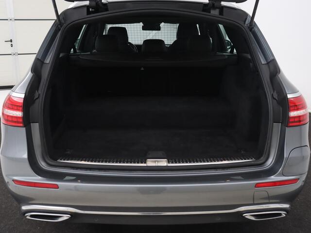 Mercedes-Benz E-KLASSE 300e Avantgarde | Leder | Stoelverwarming | 360 Camera | Keyless | Carplay | Sfeerverlichting | Widescreen | Navigatie | Park Asisst | PHEV | Plug In