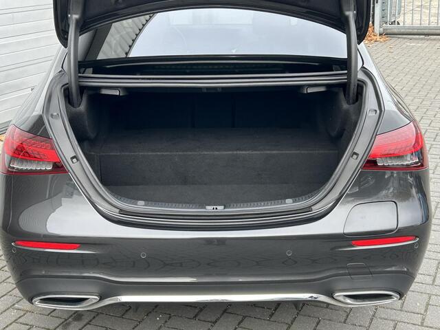 Mercedes-Benz E-KLASSE 300 e AMG Line