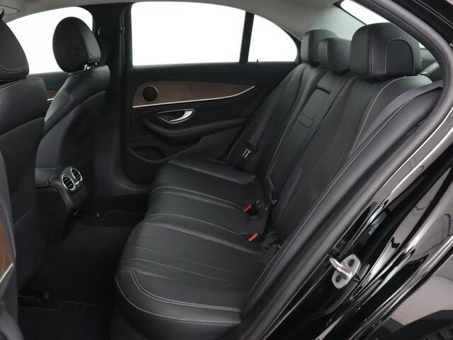 Mercedes-Benz E-KLASSE 300e Luxury Line | Leder | Stoelverwarming | Carplay | Sfeerverlichting | Full LED | Camera | Navigatie | Widescreen | Park Assist | PHEV | Plug In